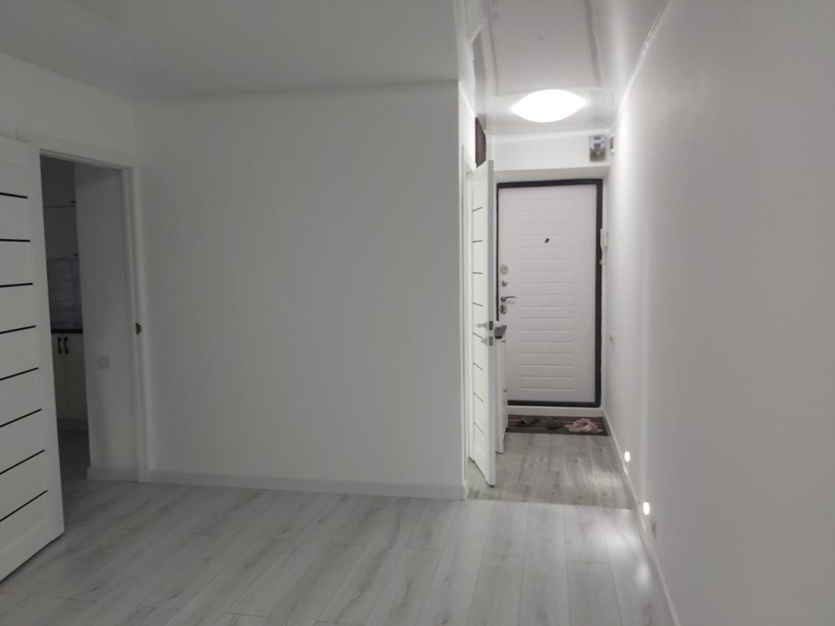 2-Х Комнатная Квартира Taraz Exterior foto