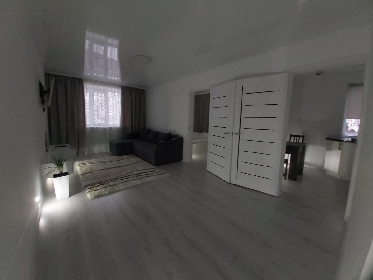 2-Х Комнатная Квартира Taraz Exterior foto